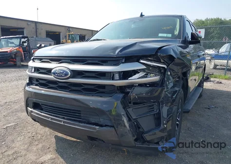2022 Ford Expedition Xlt z USA, uszkodzony, nr VIN 1FMJU1JT5NEA57341